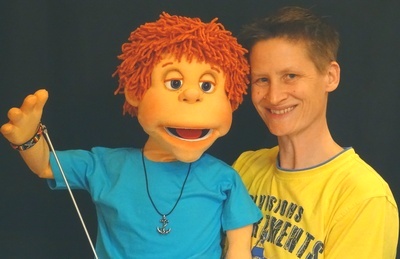 Chris Benna (Germany) with Norman puppet